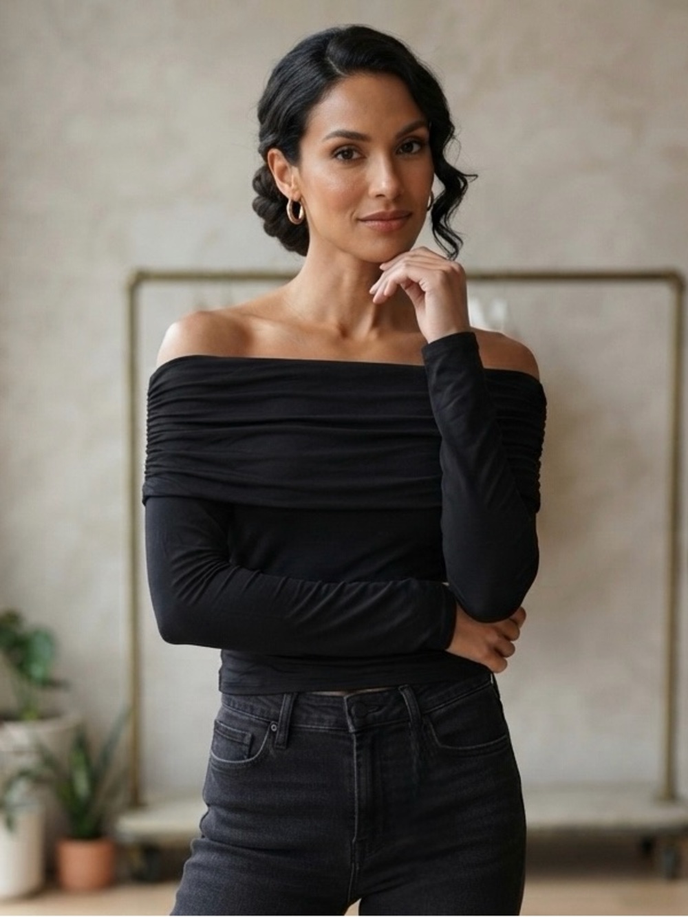 S Deer Off-Shoulder Long Sleeve Tee Black Top